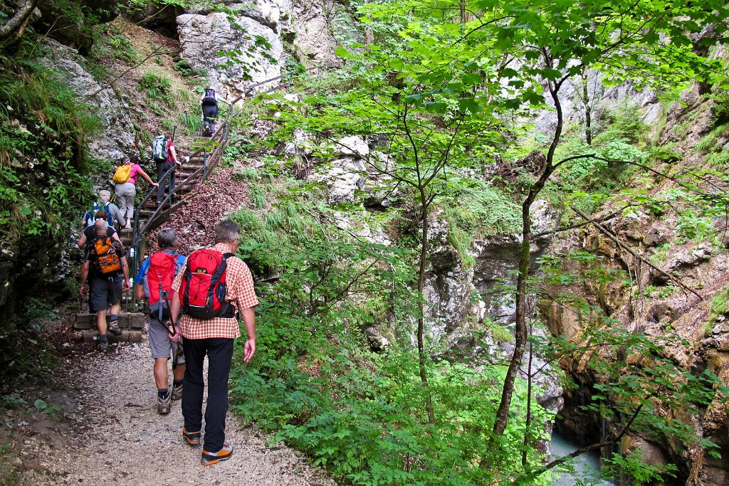 29 das Wasser ist bereits tief unter uns.jpg